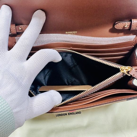 Burberry Hannah Envelope Wallet Crossbody Bag Nova Check Brown Tan NWT - Picture 11 of 15